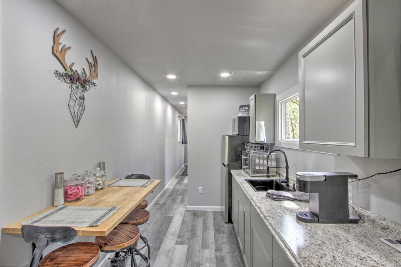 Unique Container Studio With Deck And Fire Pit! Buckley エクステリア 写真